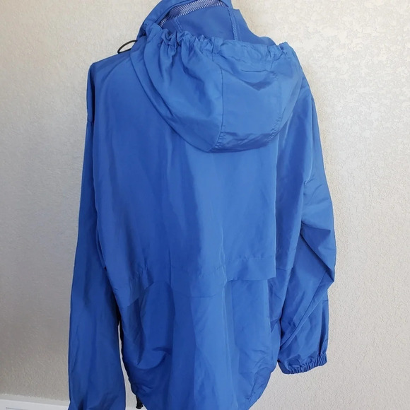 Eddie Bauer windbreaker. - Picture 3 of 5